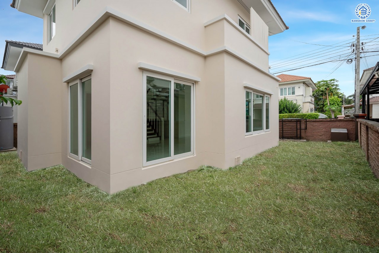 บ้านมือสองตกแต่งใหม่ โครงการ คาซ่าวิลล์ ราชพฤกษ์-แจ้งวัฒนะ จากแบรนด์ Q.House ต่อเติมครบพร้อมเข้าอยู่ เนื้อที่ 50.6 ตร.ว. ฟังก์ชันจัดเต็ม 3 ห้องนอน 2 ห้องน้ำ จอดรถได้ 2 คัน บนทำเลศักยภาพ ติดถนนราชพฤกษ์ ใกล้ทางด่วน "แจ้งวัฒนะ" และเซ็นทรัลแจ้งวัฒนะ